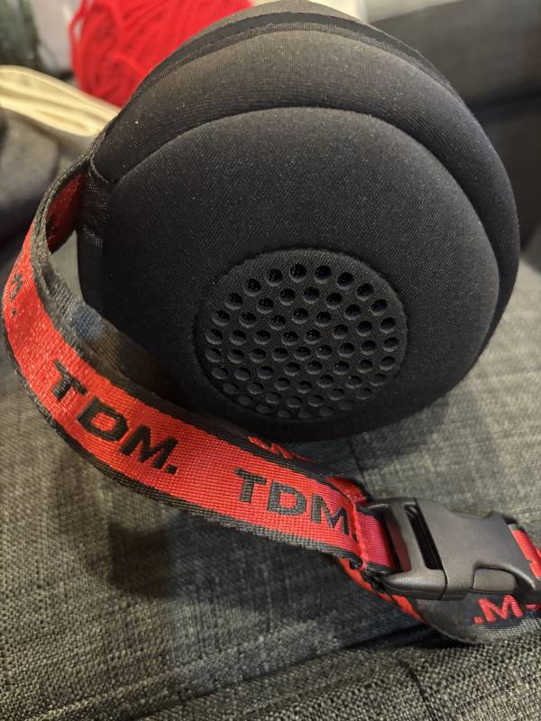 TDM. NEO Review: These Headphones Have a Twist — They Turn into a Portable Speaker! 12 TDM. NEO
