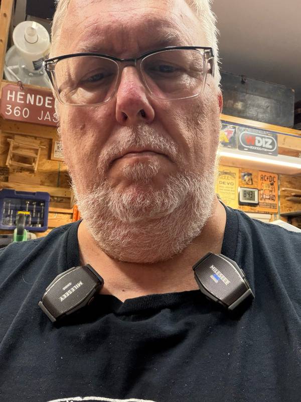 Mileseey GripSound Xmini/GripSense SmartAudio System Review: Tiny Speaker, Tough Build, and Surprisingly Powerful Noise Cancellation 9 The author with two Mileseey GripSound Xminis clipped to his shirt.